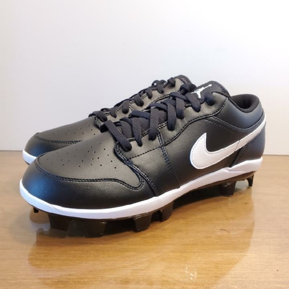 jordan mcs baseball cleats
